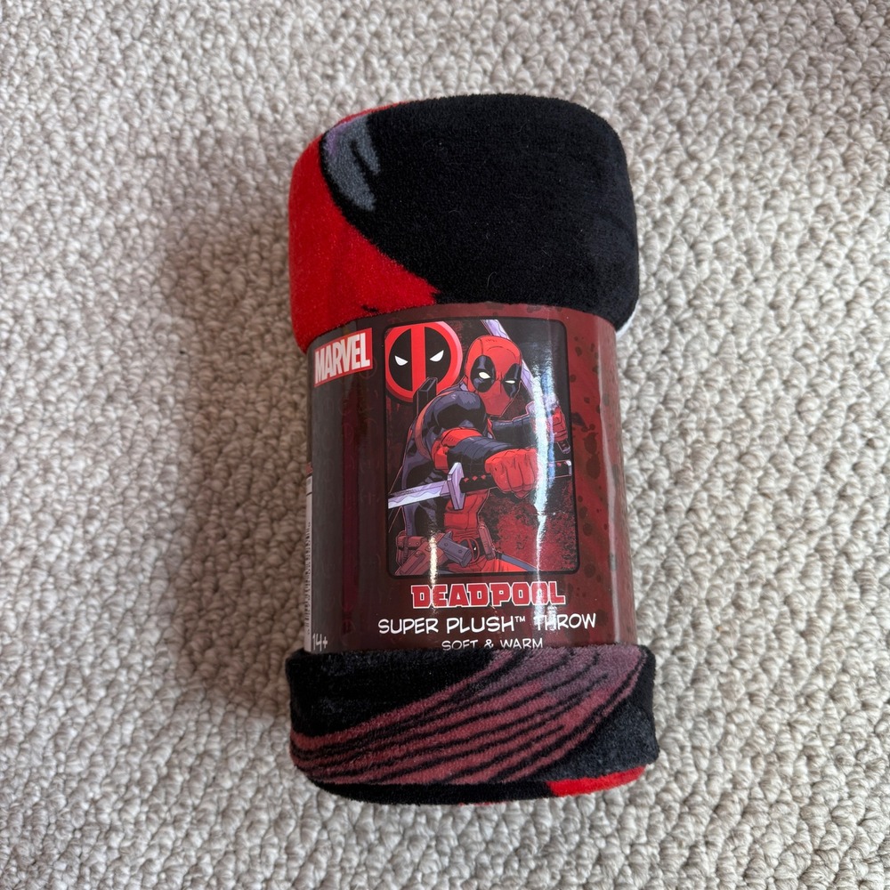 Marvel Deadpool Super Plush Throw Blanket Red Black 46x60 Northwest Fleece New